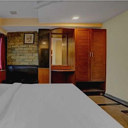 Oyo 75948 Hotel Tushar Continental 新德里 外观 照片