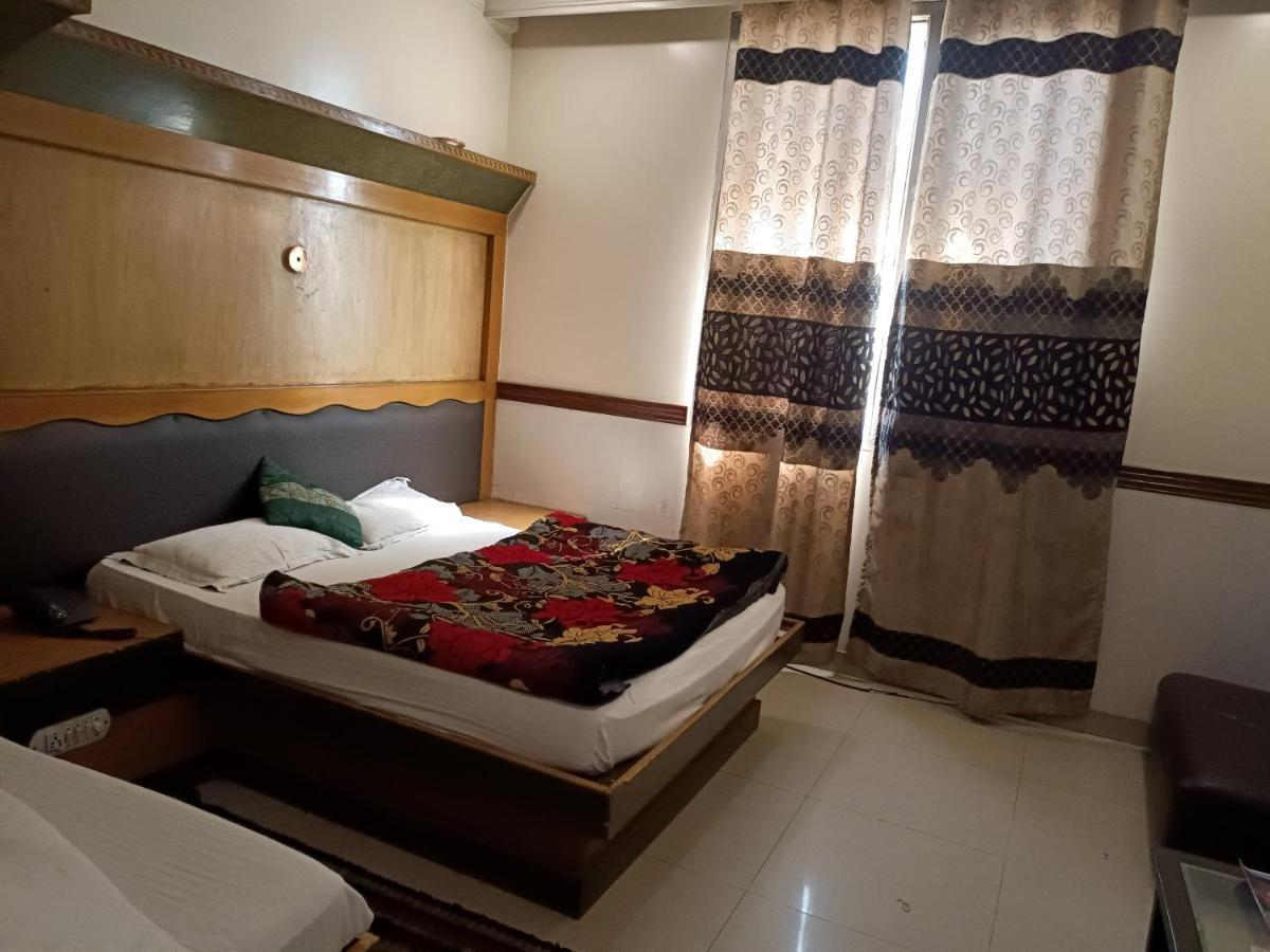 Oyo 75948 Hotel Tushar Continental 新德里 外观 照片